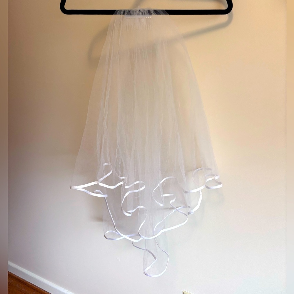 White Bridal Veil with Satin Edge